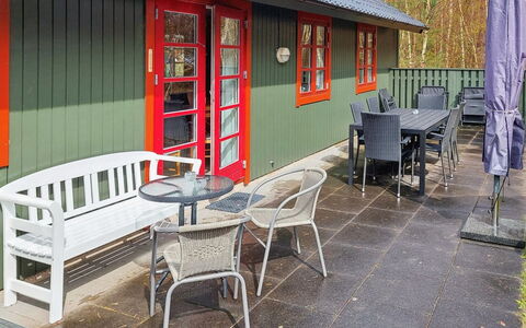 Tom - 125M from the Sea: Bois, Maison, Chalet, Domicile, Toit, Zone Rurale, Siding, Cabane En Rondins, Batiments Jardin, Dur