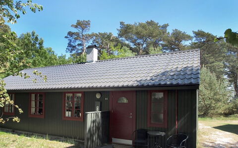 Tom - 125M from the Sea: Bois, Maison, Chalet, Domicile, Toit, Zone Rurale, Siding, Cabane En Rondins, Batiments Jardin, Dur
