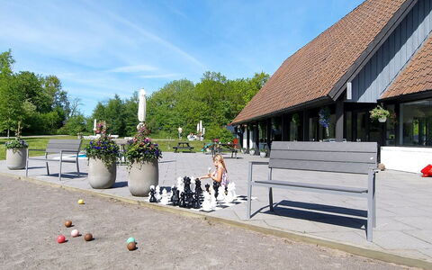 Tom - 125M from the Sea: Bois, Maison, Chalet, Domicile, Toit, Zone Rurale, Siding, Cabane En Rondins, Batiments Jardin, Dur