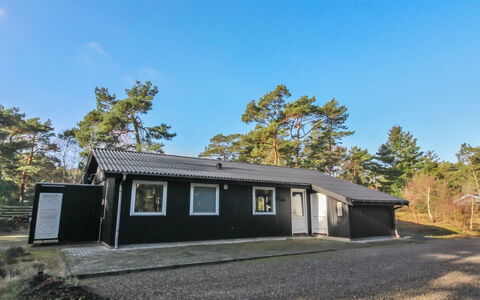 Ømunde - 150M from the Sea: Bois, Maison, Chalet, Domicile, Toit, Zone Rurale, Siding, Cabane En Rondins, Batiments Jardin, Dur