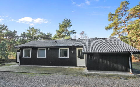 Ømunde - 150M from the Sea: Bois, Maison, Chalet, Domicile, Toit, Zone Rurale, Siding, Cabane En Rondins, Batiments Jardin, Dur