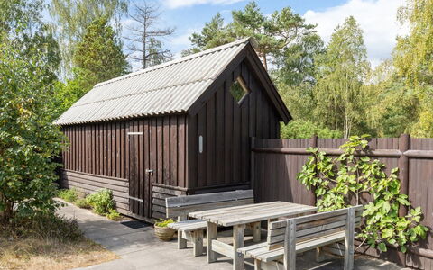 Læff - 50M from the Sea: Bois, Maison, Chalet, Domicile, Toit, Zone Rurale, Siding, Cabane En Rondins, Batiments Jardin, Dur