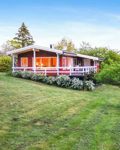 Hannele - 200M from the Sea