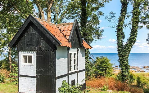 Nyyrikki - 100M from the Sea: Toit, Maison, Lot Terre, Domicile, Chalet, Biens, Batiments Jardin, Ombre, Cabane En Rondins, Aménagement Paysager