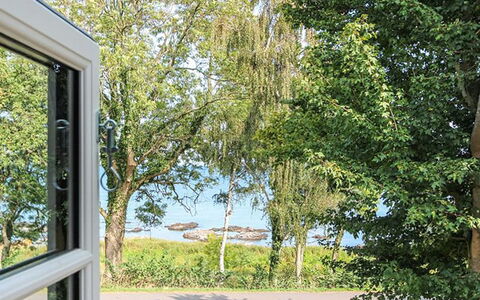 Nyyrikki - 100M from the Sea: Toit, Maison, Lot Terre, Domicile, Chalet, Biens, Batiments Jardin, Ombre, Cabane En Rondins, Aménagement Paysager