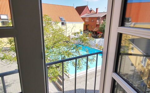 Gyta - 500M from the Sea: Piscine, Ville Resort