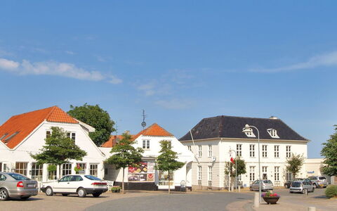 Frederique - 400M from the Sea: Bois, Maison, Chalet, Domicile, Toit, Zone Rurale, Siding, Cabane En Rondins, Batiments Jardin, Dur