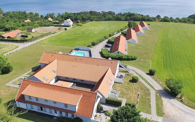 Frederique - 400M from the Sea