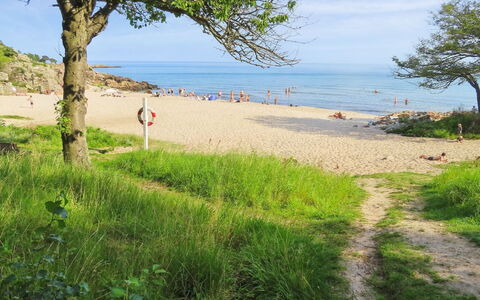 Ayk - 400M from the Sea: Toit, Maison, Lot Terre, Domicile, Chalet, Biens, Batiments Jardin, Ombre, Cabane En Rondins, Aménagement Paysager