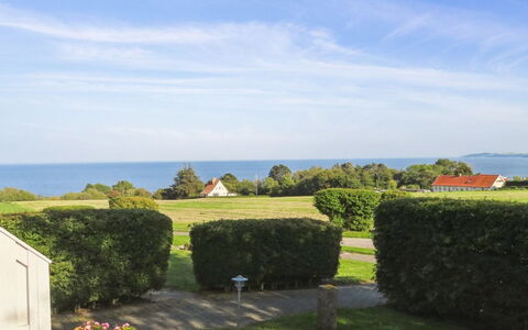 Ayk - 400M from the Sea: Toit, Maison, Lot Terre, Domicile, Chalet, Biens, Batiments Jardin, Ombre, Cabane En Rondins, Aménagement Paysager