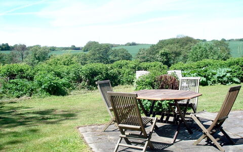 Kristine - 4Km from the Sea: Bois, Maison, Chalet, Domicile, Toit, Zone Rurale, Siding, Cabane En Rondins, Batiments Jardin, Dur