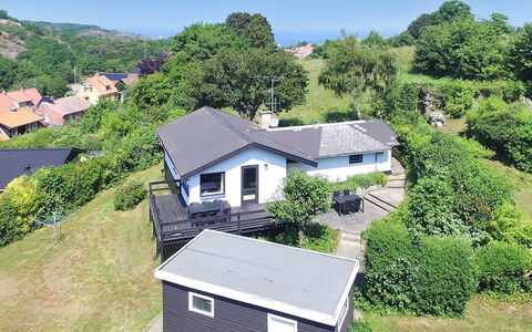 Cristiana - 950M from the Sea: Bois, Maison, Chalet, Domicile, Toit, Zone Rurale, Siding, Cabane En Rondins, Batiments Jardin, Dur