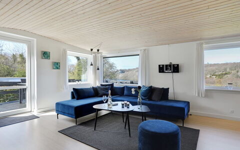Cristiana - 950M from the Sea: Bois, Maison, Chalet, Domicile, Toit, Zone Rurale, Siding, Cabane En Rondins, Batiments Jardin, Dur