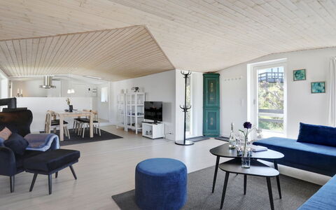 Cristiana - 950M from the Sea: Bois, Maison, Chalet, Domicile, Toit, Zone Rurale, Siding, Cabane En Rondins, Batiments Jardin, Dur