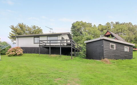 Cristiana - 950M from the Sea: Bois, Maison, Chalet, Domicile, Toit, Zone Rurale, Siding, Cabane En Rondins, Batiments Jardin, Dur