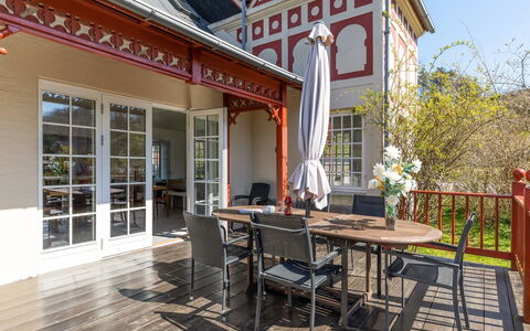 Anina - 400M from the Sea: Bois, Maison, Chalet, Domicile, Toit, Zone Rurale, Siding, Cabane En Rondins, Batiments Jardin, Dur