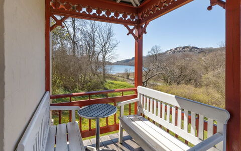 Anina - 400M from the Sea: Bois, Maison, Chalet, Domicile, Toit, Zone Rurale, Siding, Cabane En Rondins, Batiments Jardin, Dur