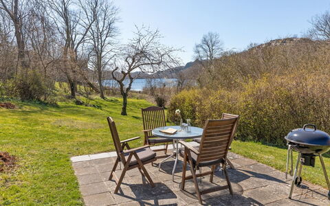Anina - 400M from the Sea: Bois, Maison, Chalet, Domicile, Toit, Zone Rurale, Siding, Cabane En Rondins, Batiments Jardin, Dur