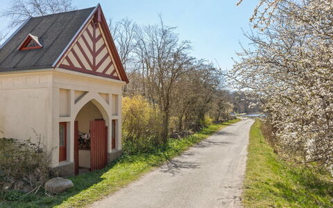 Anina - 400M from the Sea: Bois, Maison, Chalet, Domicile, Toit, Zone Rurale, Siding, Cabane En Rondins, Batiments Jardin, Dur