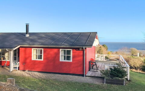 Iikka - 300M from the Sea: Bois, Maison, Chalet, Domicile, Toit, Zone Rurale, Siding, Cabane En Rondins, Batiments Jardin, Dur