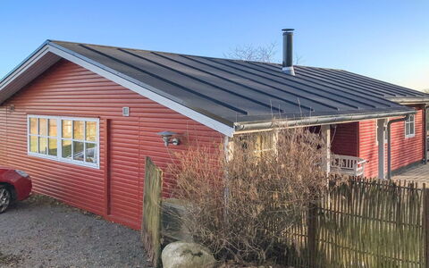 Iikka - 300M from the Sea: Bois, Maison, Chalet, Domicile, Toit, Zone Rurale, Siding, Cabane En Rondins, Batiments Jardin, Dur