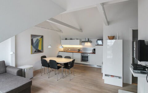 Hertha - 500M from the Sea: Bois, Maison, Chalet, Domicile, Toit, Zone Rurale, Siding, Cabane En Rondins, Batiments Jardin, Dur