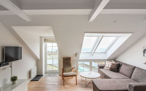 Hertha - 500M from the Sea: Bois, Maison, Chalet, Domicile, Toit, Zone Rurale, Siding, Cabane En Rondins, Batiments Jardin, Dur