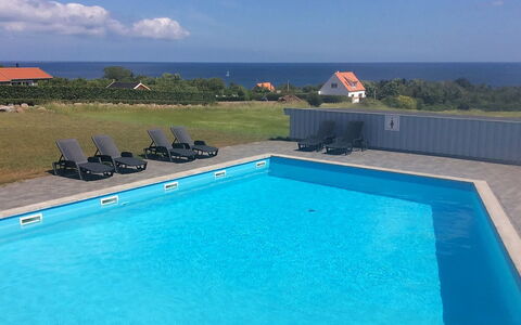 Tinne - 400M from the Sea: Bleu, Piscine, Recours, Loisir, Mobilier De Jardin, Hôtel, Ville Resort, Thermes, Eco Hôtel, Balancelle