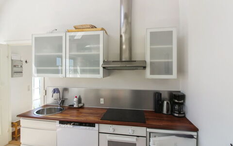 Tinne - 400M from the Sea: Cuisine, Comptoir, Appareil De Cuisine, Sol, Design Intérieur, Cabinetry, Bois, Meubles, Principaux Appliance, Sol