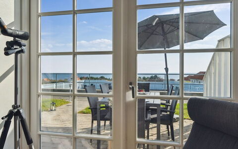 Seba - 500M from the Sea: Bois, Maison, Chalet, Domicile, Toit, Zone Rurale, Siding, Cabane En Rondins, Batiments Jardin, Dur