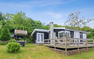 Fabine - 50M from the Sea