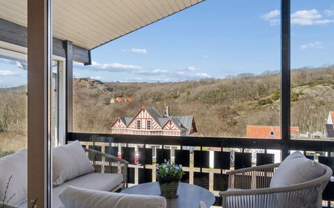 Takenya - 400M from the Sea: Piscine, Mobilier De Jardin, Meubles, Recours, Dalle, Eco Hôtel, Ombre, Chaise, Loisir, Biens