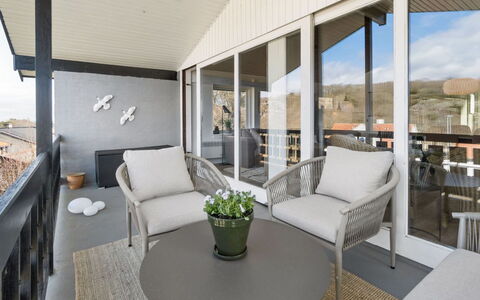 Takenya - 400M from the Sea: Piscine, Mobilier De Jardin, Meubles, Recours, Dalle, Eco Hôtel, Ombre, Chaise, Loisir, Biens