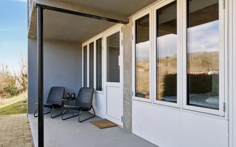 Takenya - 400M from the Sea: Piscine, Mobilier De Jardin, Meubles, Recours, Dalle, Eco Hôtel, Ombre, Chaise, Loisir, Biens