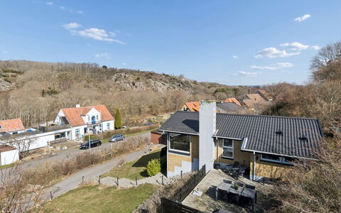 Takenya - 400M from the Sea: Piscine, Mobilier De Jardin, Meubles, Recours, Dalle, Eco Hôtel, Ombre, Chaise, Loisir, Biens