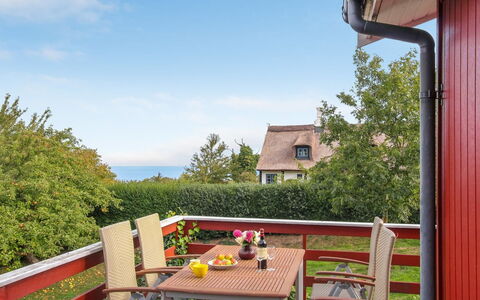 Ebertina - 500M from the Sea: Toit, Maison, Zone Résidentielle, Domicile, Biens, Chalet, Conception