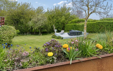 Ebertina - 500M from the Sea: Toit, Maison, Zone Résidentielle, Domicile, Biens, Chalet, Conception