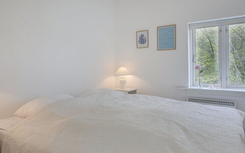Ensio - 150M from the Sea: Lit, Chambre, Mur, Drap De Lit, Literie, Design Intérieur, Linge, Sol, Plafond, Sol