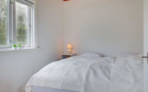 Ensio - 150M from the Sea: Chambre, Bois, Sol, Sol, Lit, Design Intérieur, Drap De Lit, Plafond, Literie, Linge