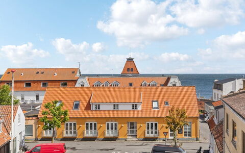 Alea - 200M from the Sea: Toit, Maison, Lot Terre, Domicile, Chalet, Biens, Batiments Jardin, Ombre, Cabane En Rondins, Aménagement Paysager