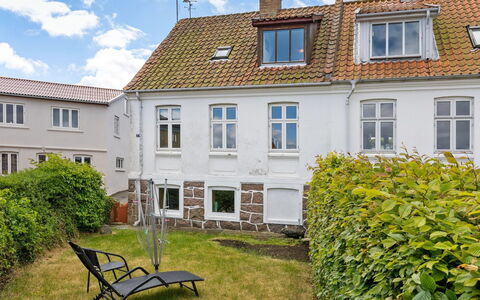 Alea - 200M from the Sea: Toit, Maison, Lot Terre, Domicile, Chalet, Biens, Batiments Jardin, Ombre, Cabane En Rondins, Aménagement Paysager
