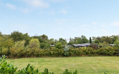 Voitto - 150M from the Sea: Toit, Maison, Lot Terre, Domicile, Chalet, Biens, Batiments Jardin, Ombre, Cabane En Rondins, Aménagement Paysager