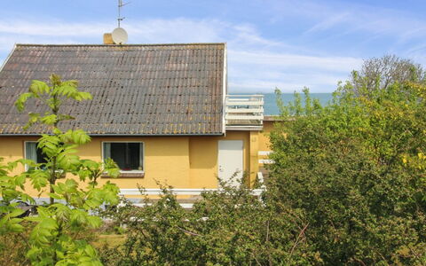 Alija - 50M from the Sea: Bois, Maison, Chalet, Domicile, Toit, Zone Rurale, Siding, Cabane En Rondins, Batiments Jardin, Dur