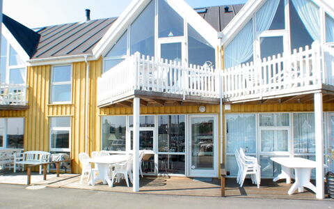Frigg - 10M from the Sea: Bois, Maison, Chalet, Domicile, Toit, Zone Rurale, Siding, Cabane En Rondins, Batiments Jardin, Dur