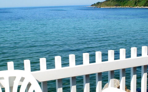 Frigg - 10M from the Sea: Bois, Maison, Chalet, Domicile, Toit, Zone Rurale, Siding, Cabane En Rondins, Batiments Jardin, Dur
