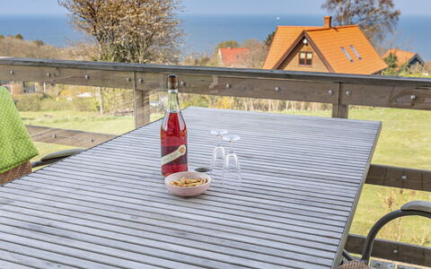 Paaske - 350M from the Sea: Bois, Maison, Chalet, Domicile, Toit, Zone Rurale, Siding, Cabane En Rondins, Batiments Jardin, Dur