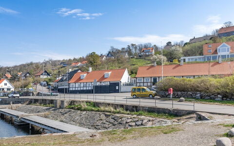 Paaske - 350M from the Sea: Bois, Maison, Chalet, Domicile, Toit, Zone Rurale, Siding, Cabane En Rondins, Batiments Jardin, Dur