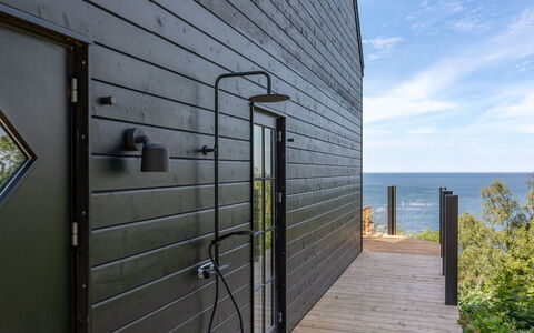 Thormoth - 200M from the Sea: Meubles, Design Intérieur, Chaise, Sol, Table, Recours, Sol, Plafond, Pièce, Eco Hôtel