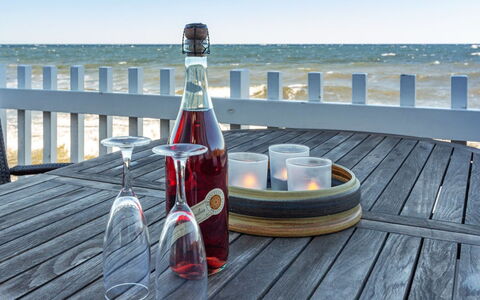 Halldora - 10M from the Sea: Bouteille, Drinkware, Bouteille En Verre, Bar, Du Vin, Bouteille De Vin, Mobilier De Jardin
