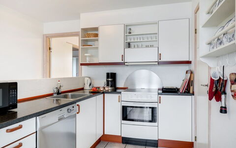 Otis - 10M from the Sea: Cuisine, Appareil De Cuisine, Comptoir, Principaux Appliance, Cabinetry, Design Intérieur, Sol, Meubles, Électroménager, Cuisinière